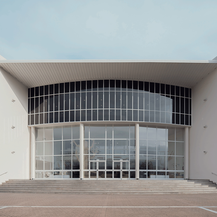 Entrada del Colegio Ágora Lledó construido por OCN