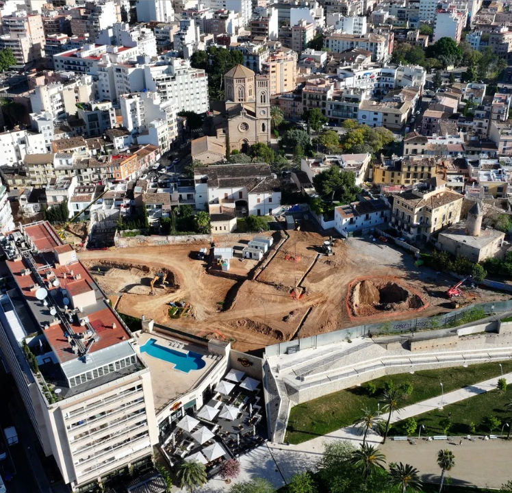 Vista aérea del emplazamiento de XO Jonquet Residencial junto al Puerto Náutico de Palma